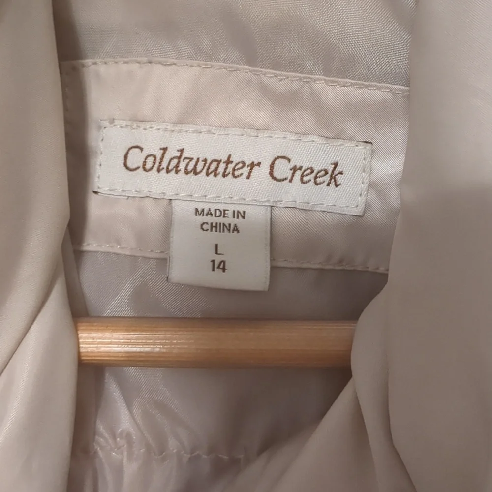 Coldwater‎ Creek puffer vest with scalloped hem